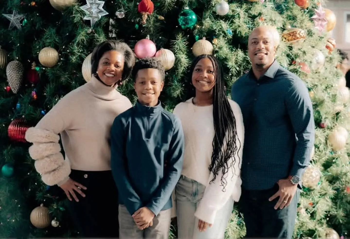 I am truly blessed! Merry Christmas from my family. 

Thankful for Jesus, the reason for this glorious season and JOY 🎄