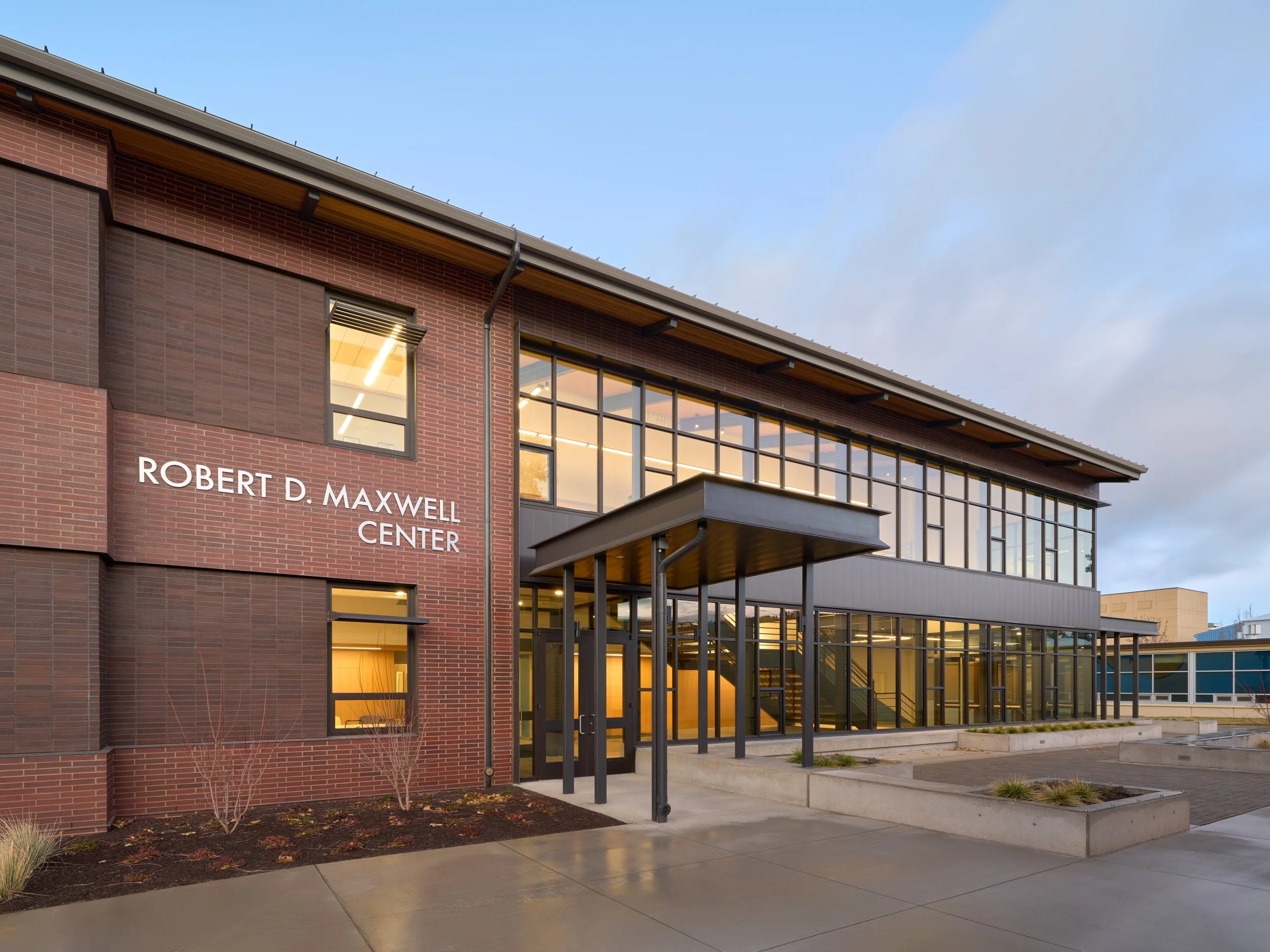 Robert Maxwell Center_photo1.jpg