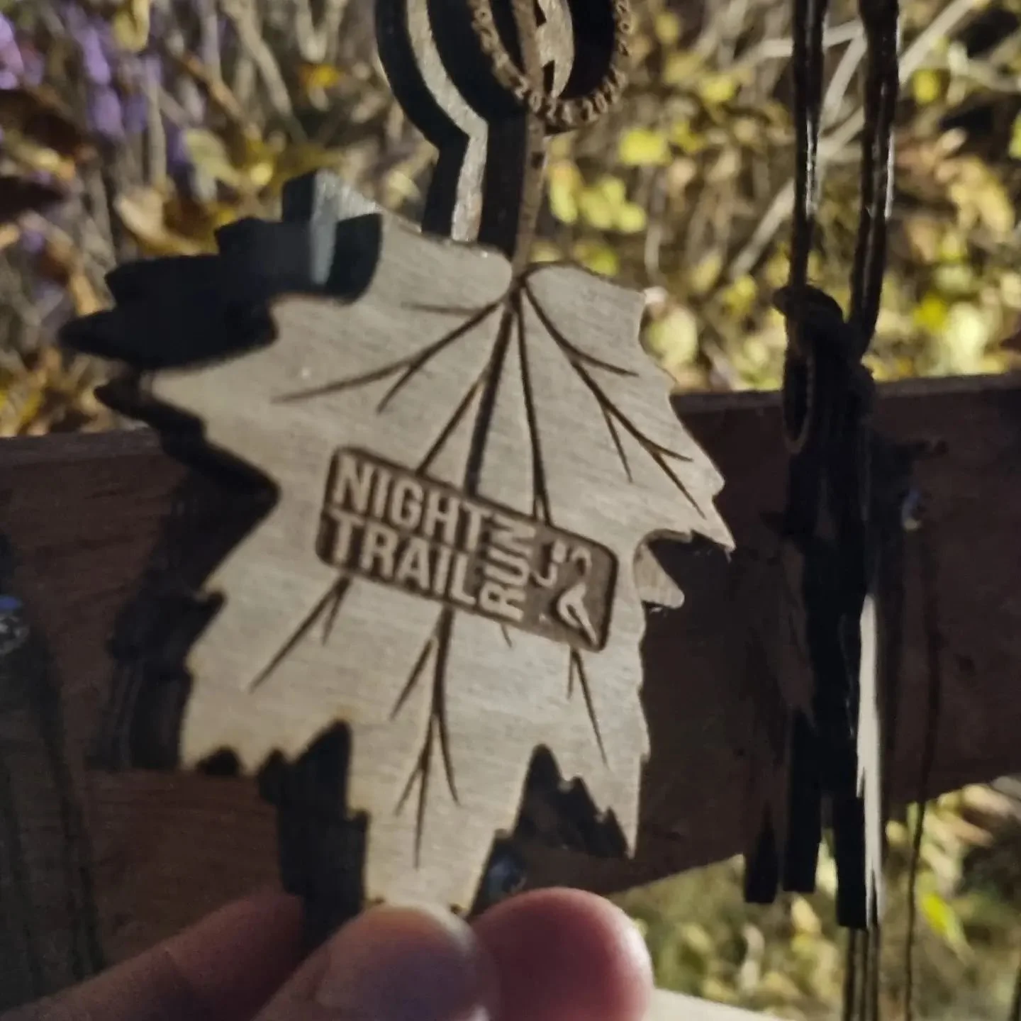 Visst &auml;r &aring;rets medalj fin? Design och tillverkning av Roger p&aring; @yogawood.se 💚