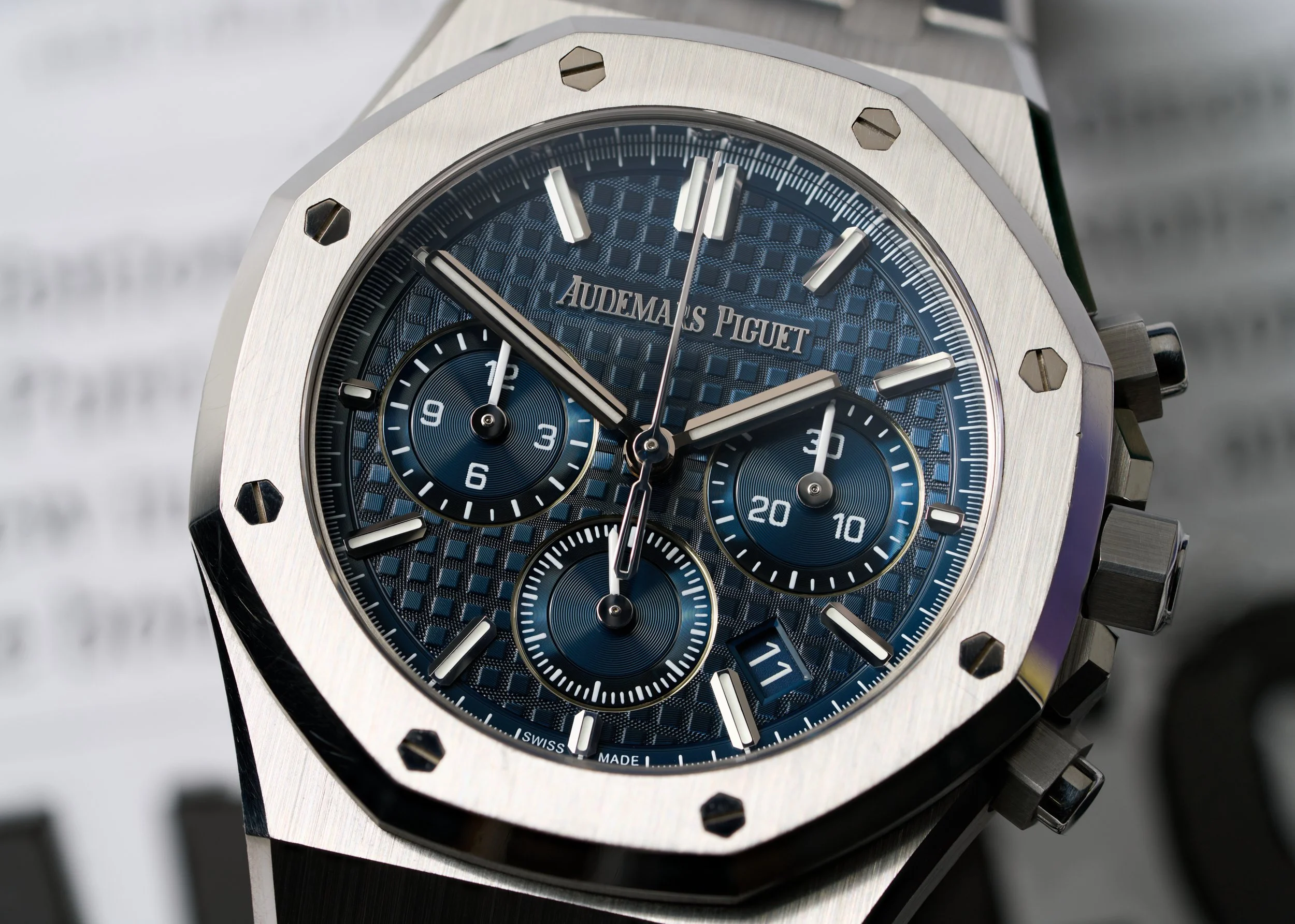 AP905 Audemars Piguet Royal Oak 26715ST Blue Dial Chronograph 38mm-8.jpg