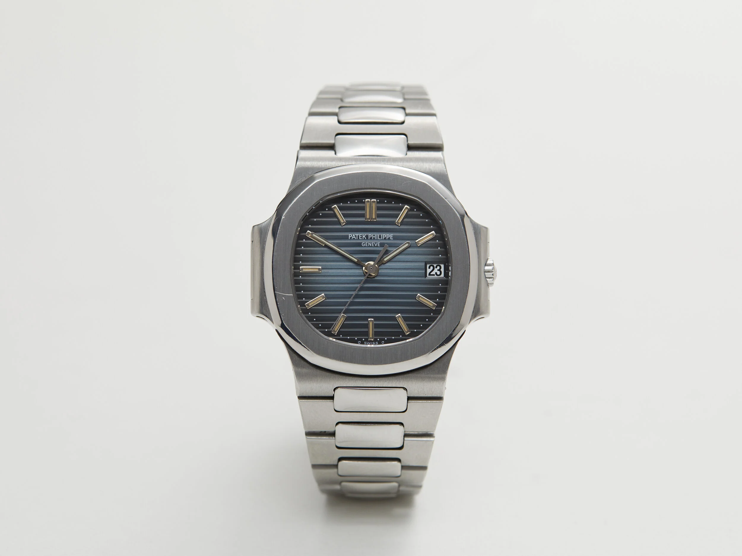 Patek Philippe Nautilus “Mid-Size” 