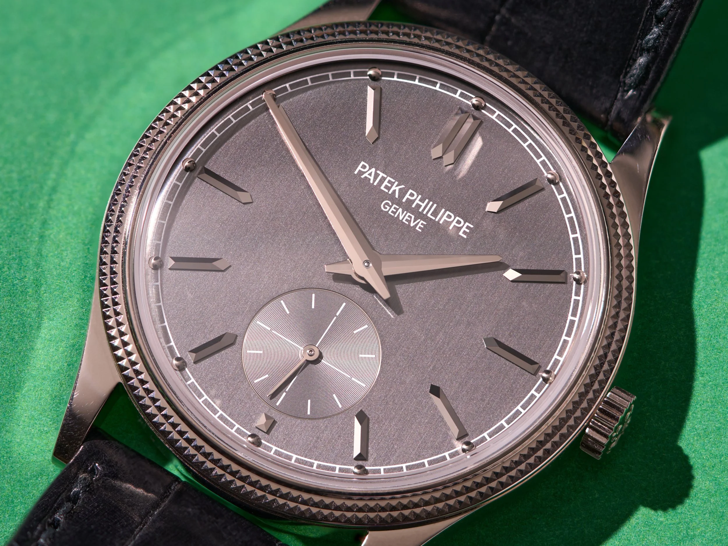 PP743 2023 Patek Philippe Calatrava 39mm _6119G_-7.jpg