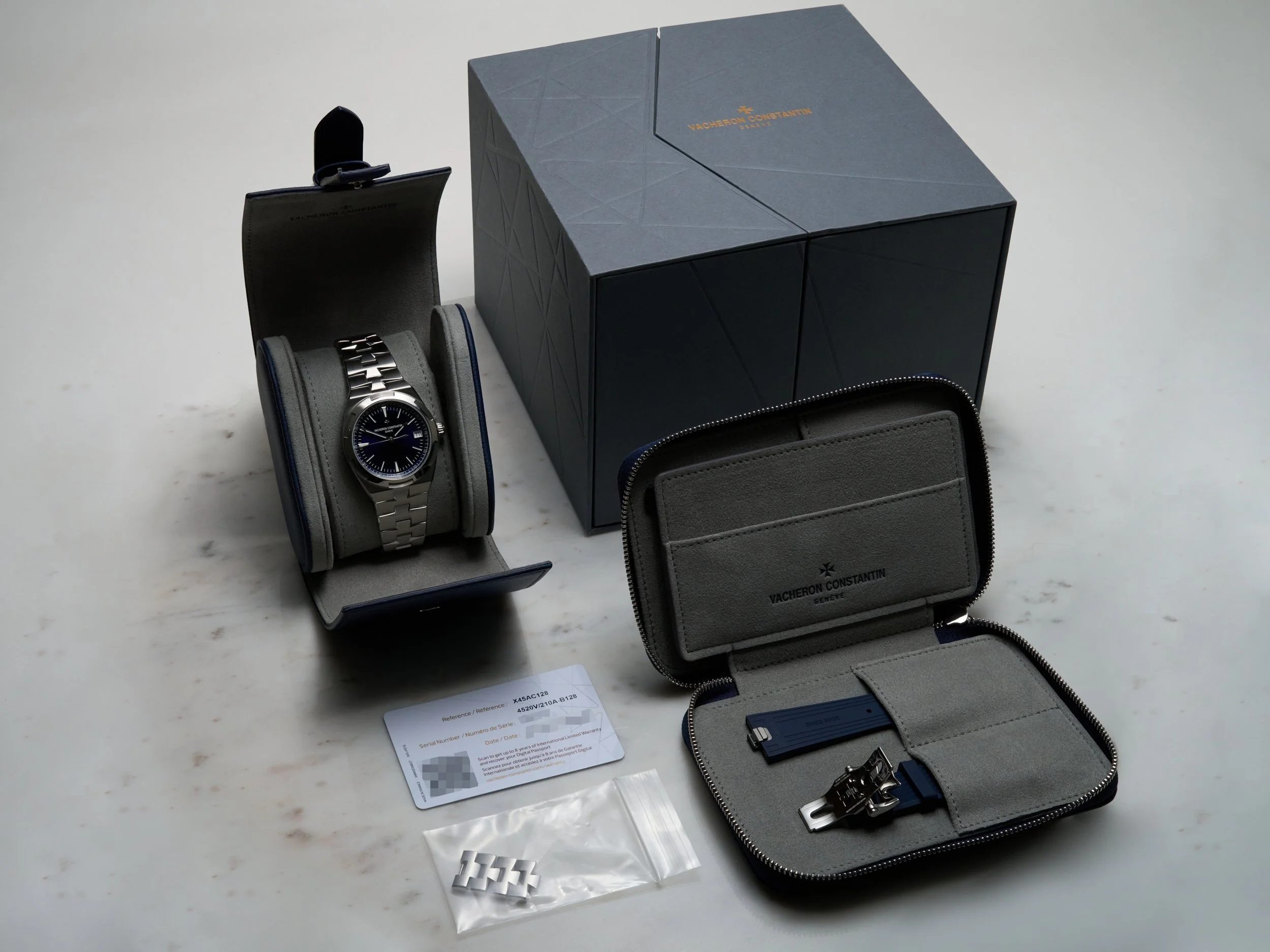 VC875 Vacheron Constantin Overseas Blue Dial 4520V-6.jpg