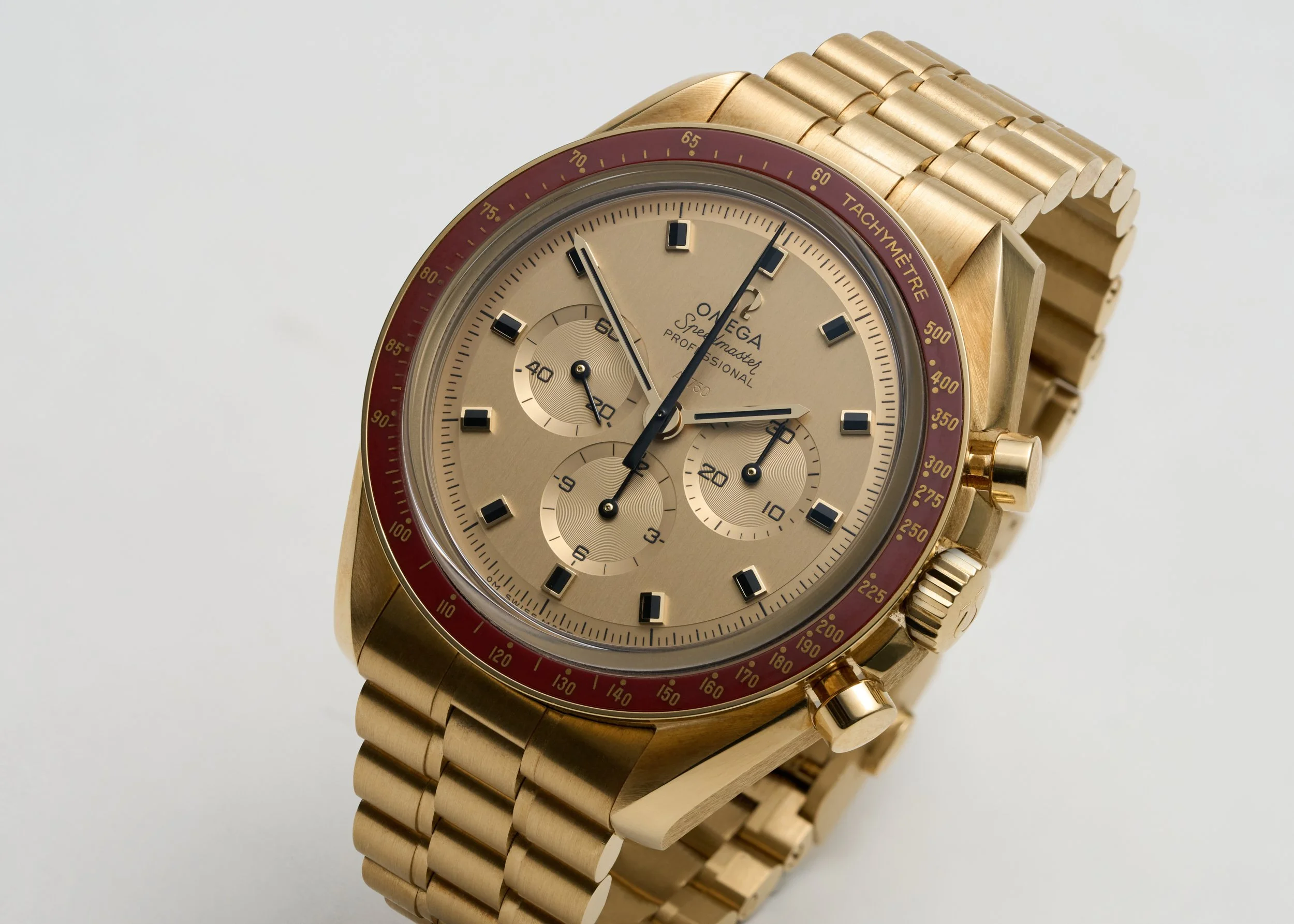 OM940 Omega Speedmaster Apollo 50th Anniversary Limited Edition-2.jpg