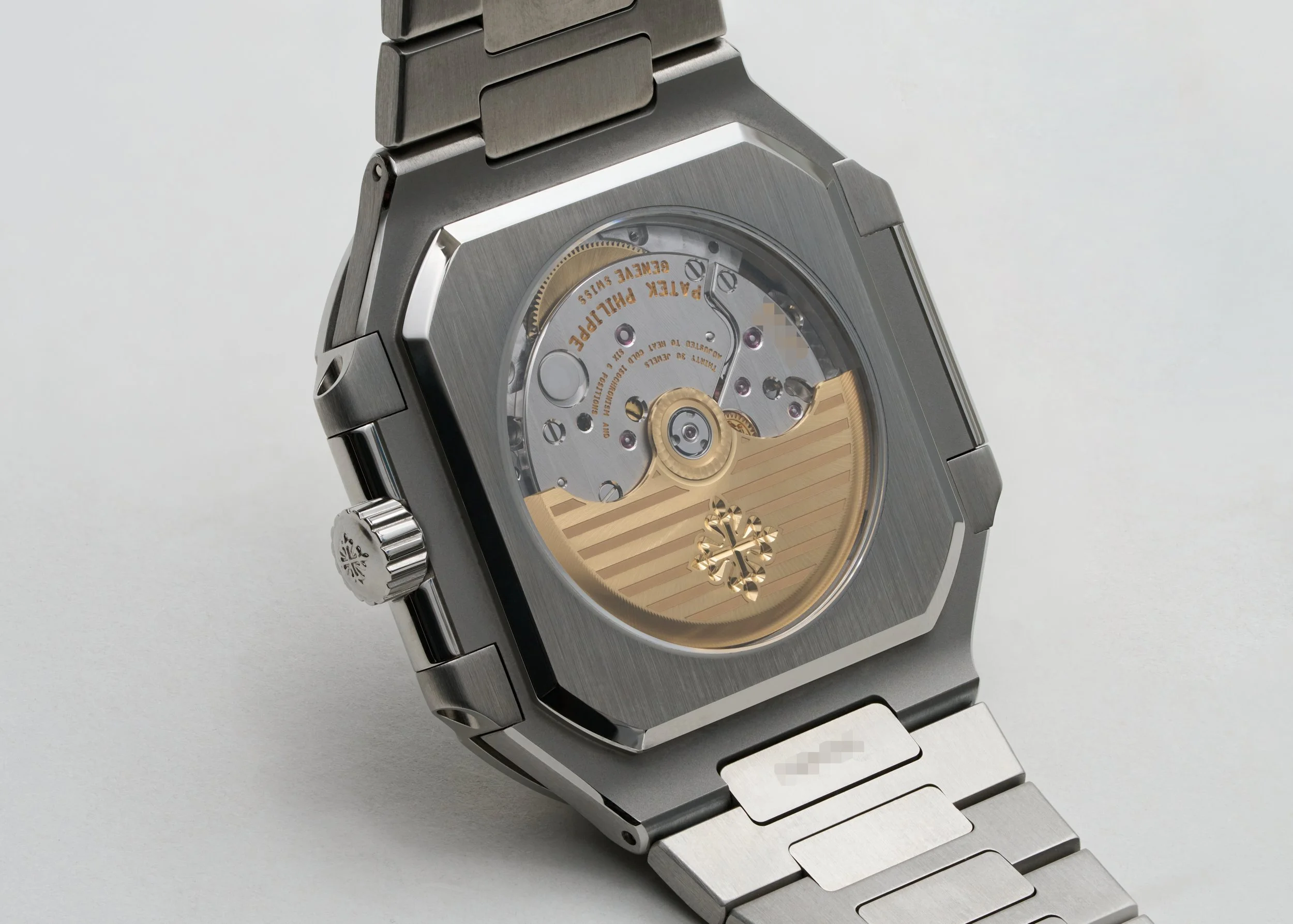 PP913 Patek Philippe Cubitus 5821A-5.jpg