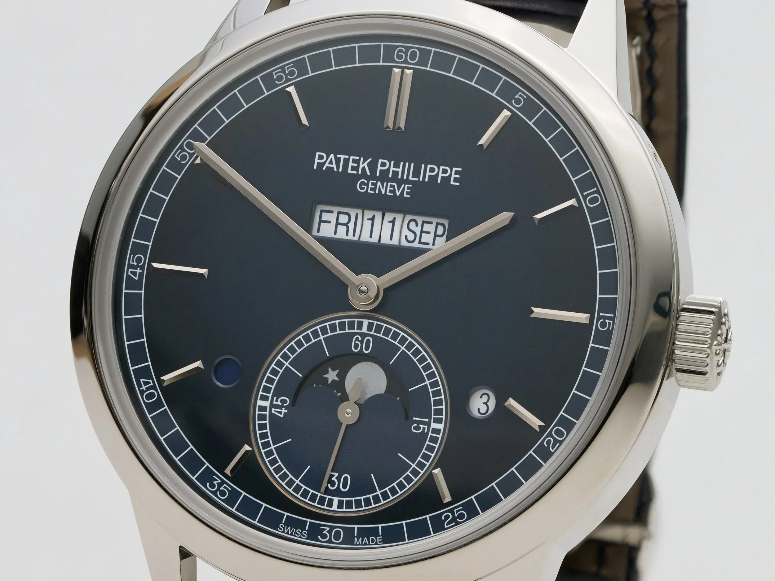 PP876 _Patek Philippe Perpetual Calendar In-Line Perpetual Calendar _ 5236P_-2.jpg