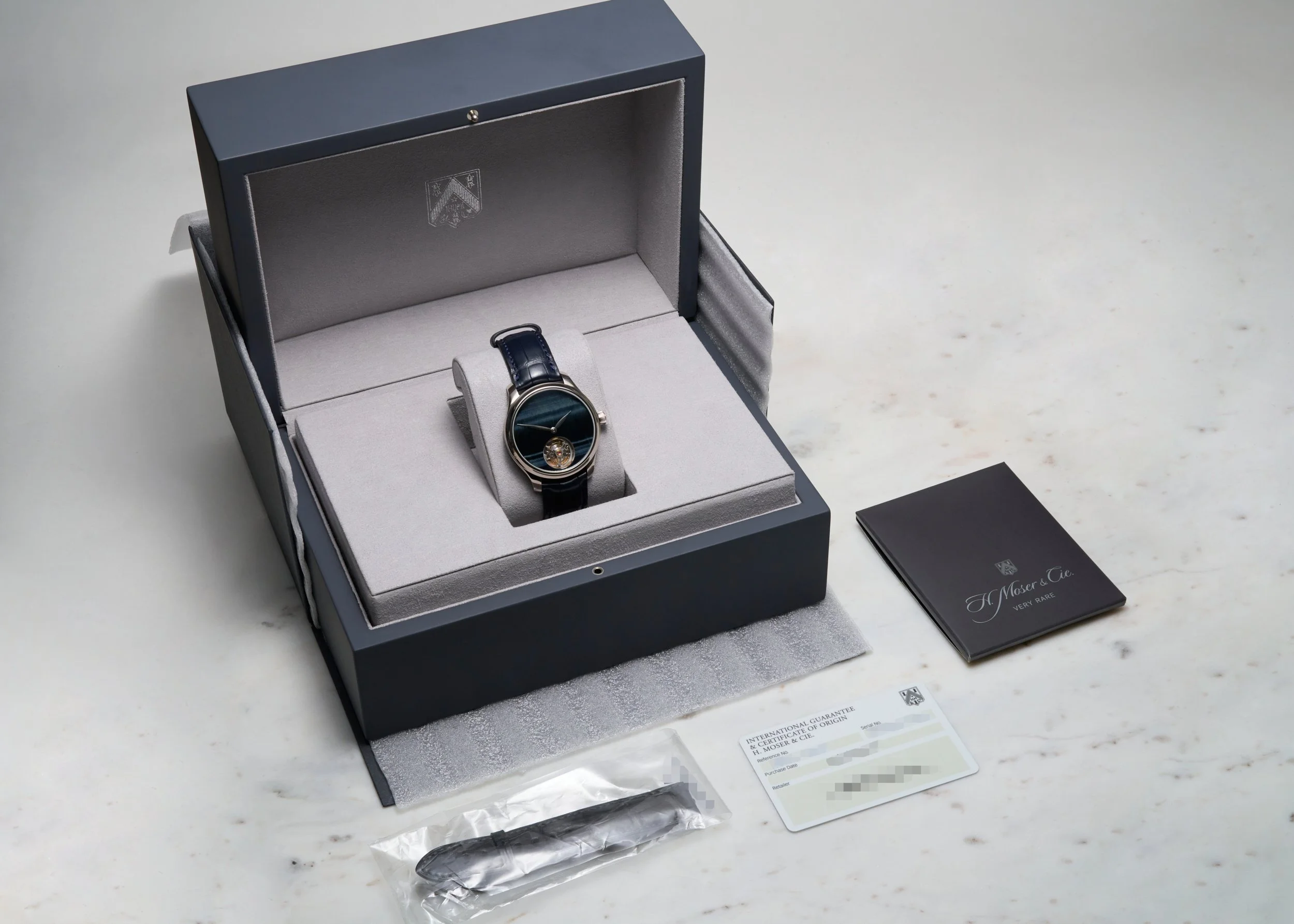 HM886 H. Moser & Cie Endeavour Concept Tourbillion Falcone Eye-6.jpg