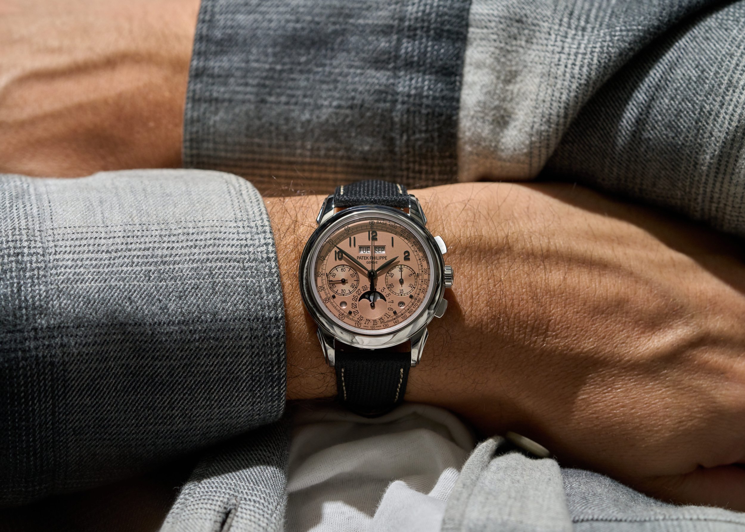 PP954 Pataek Phillipe 5270P Salmon Dial-14.jpg