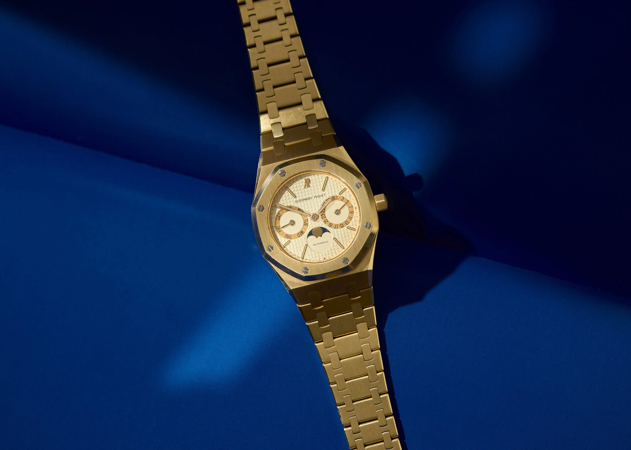 AP914 Audemars Piguet Royal Oak Day-Date Moonphase Yellow Gold 25594BA-7.jpg