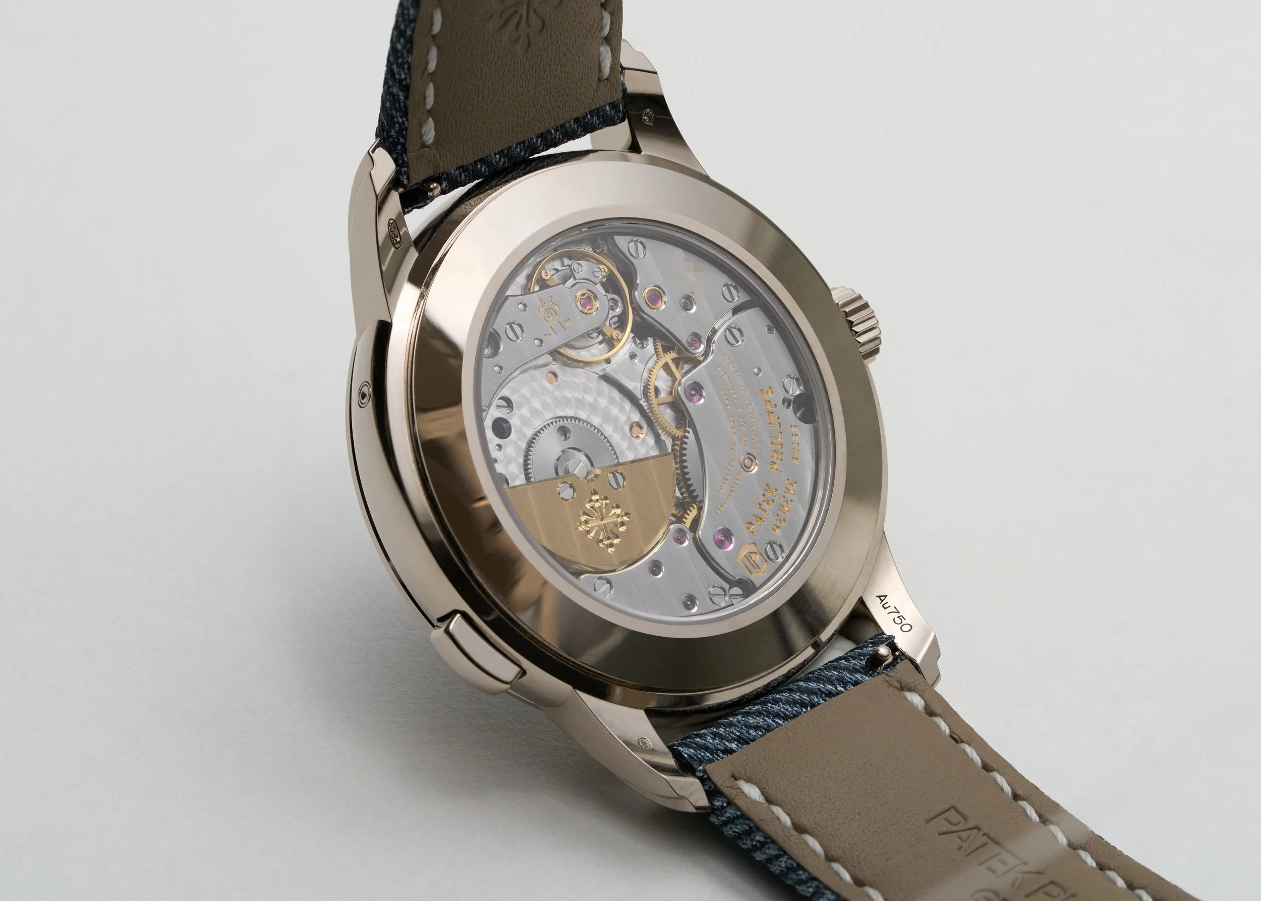 PP945 Patek Philippe Complications World Time 5330G-5.jpg