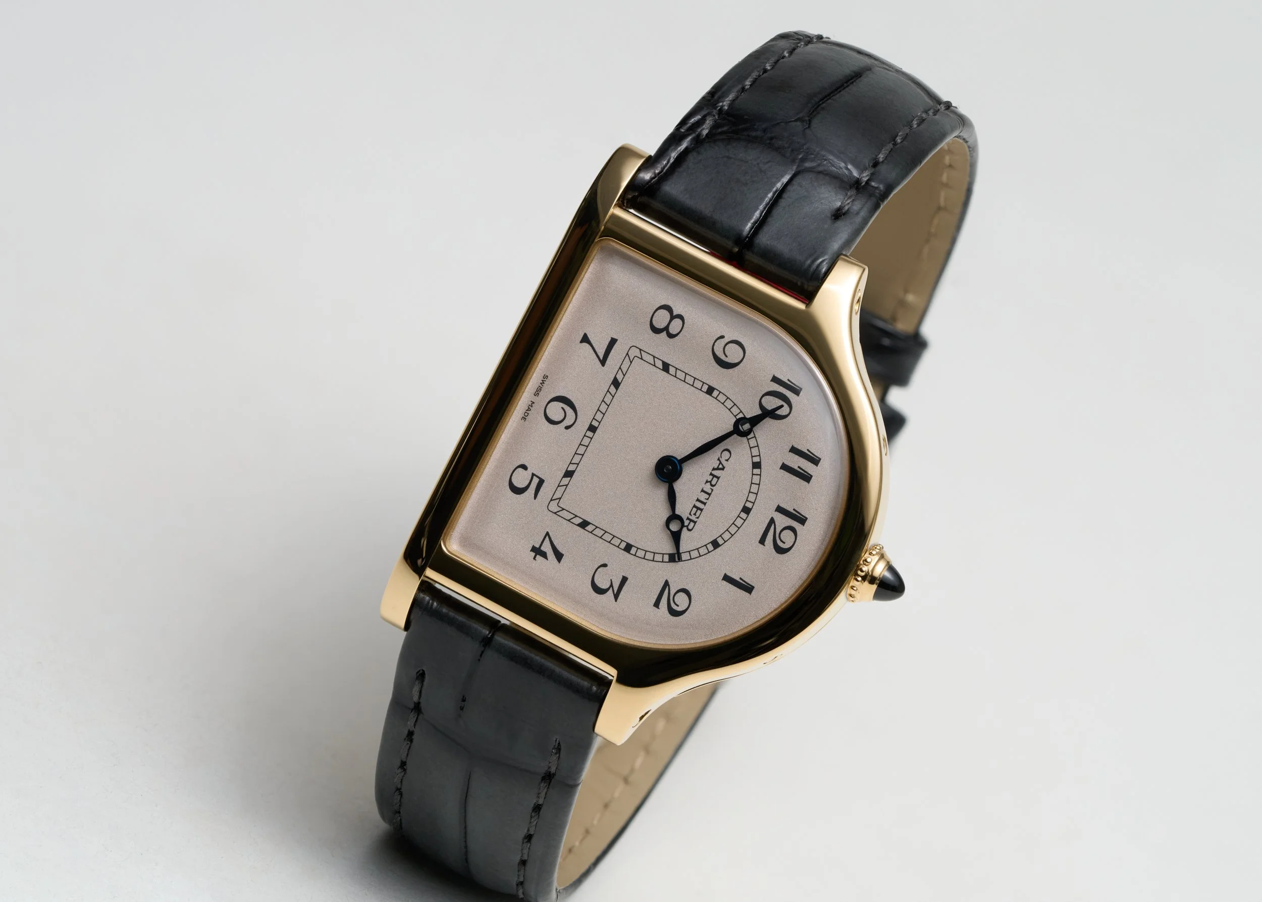 CT943 Cloche De Cartier Yellow Gold WHCC0008-3.jpg