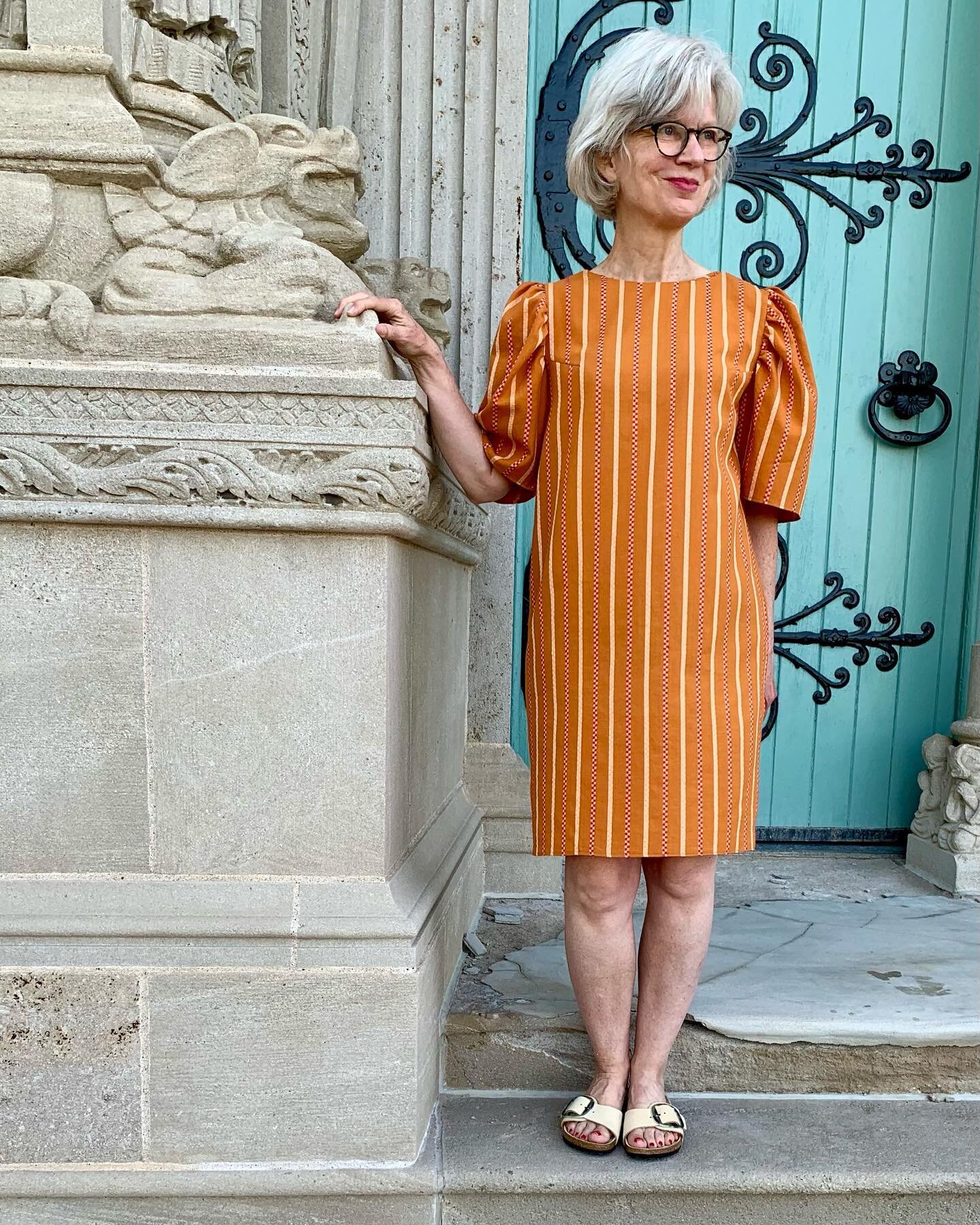 Taking a personal Roman Holiday- not in Italy- but hanging out at the Romanesque chapel in my neighborhood in my new Cielo dress, part of the Rome collection by @closetcorepatterns.  It took me forever to finally sew this pattern- read all about that