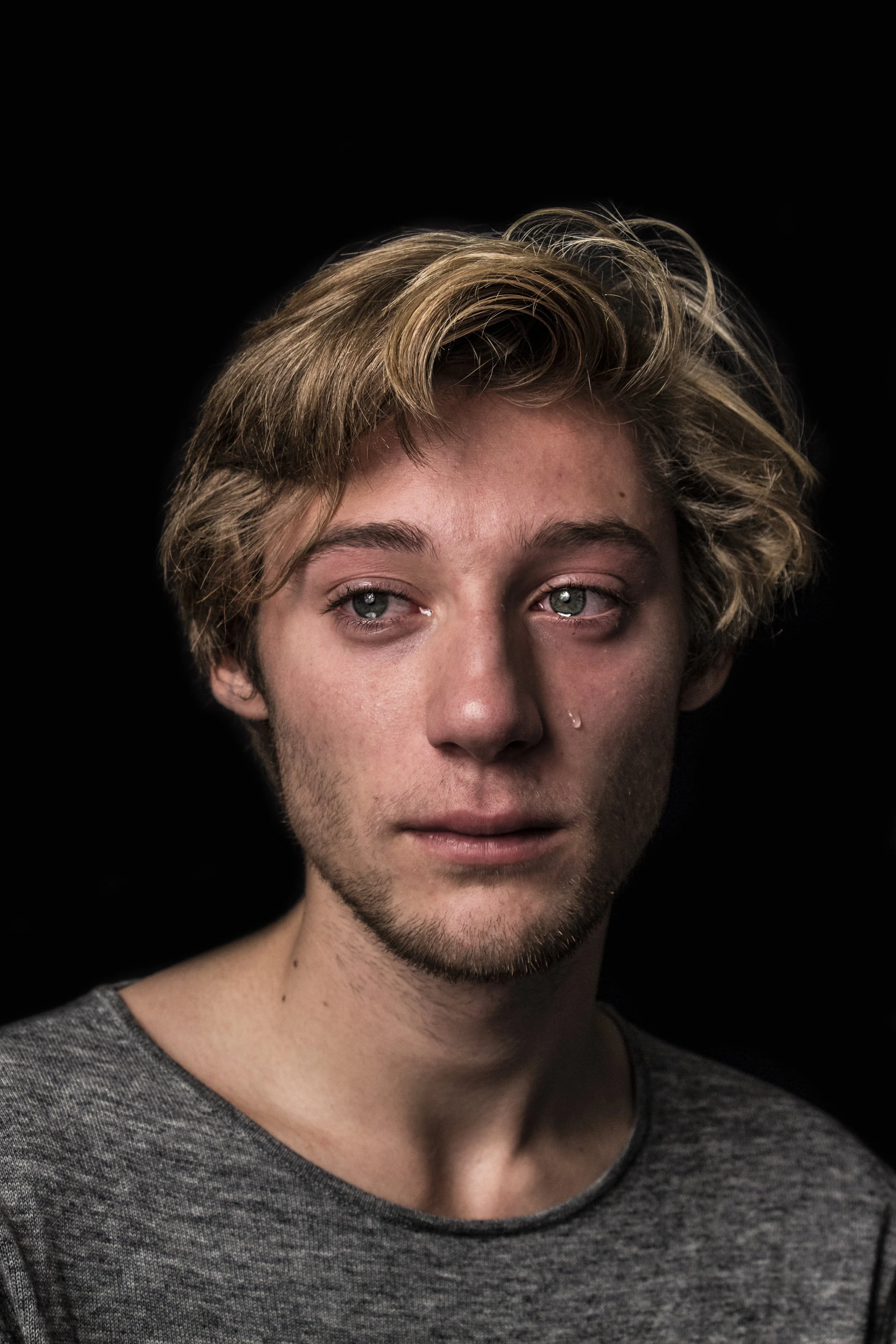 Maurits (19) The only quote that I have ever had on my wall is one from my favorite TV-show; Q: 'does it hurt?' A: 'yes, beautifully' This two-sentence conversation shows me hat crying is not at all a show of weakness, but rather a moment where someone embraces their emotions, which, if anything, is a sign of strength and should be celebrated.