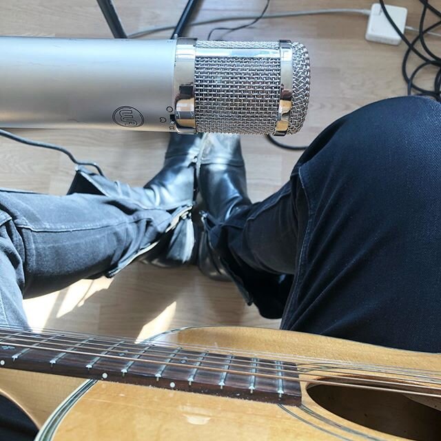 This guitar, this microphone., and these boots sounds so good together♋️ #warmaudio #leatherboots #gothpop #electronicmusic #acousticguitar