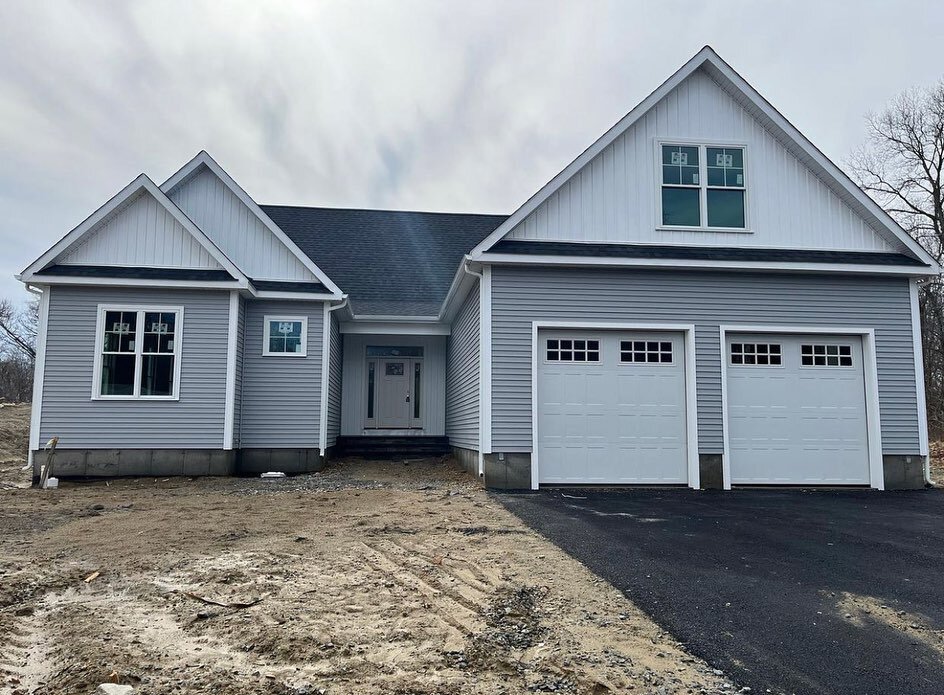 Our Woodward Road semi custom is well under way, the exterior siding is completed. We are almost done our mechanicals. This house offers 2900 sq. ft executive ranch, will be hitting the market soon!!👀