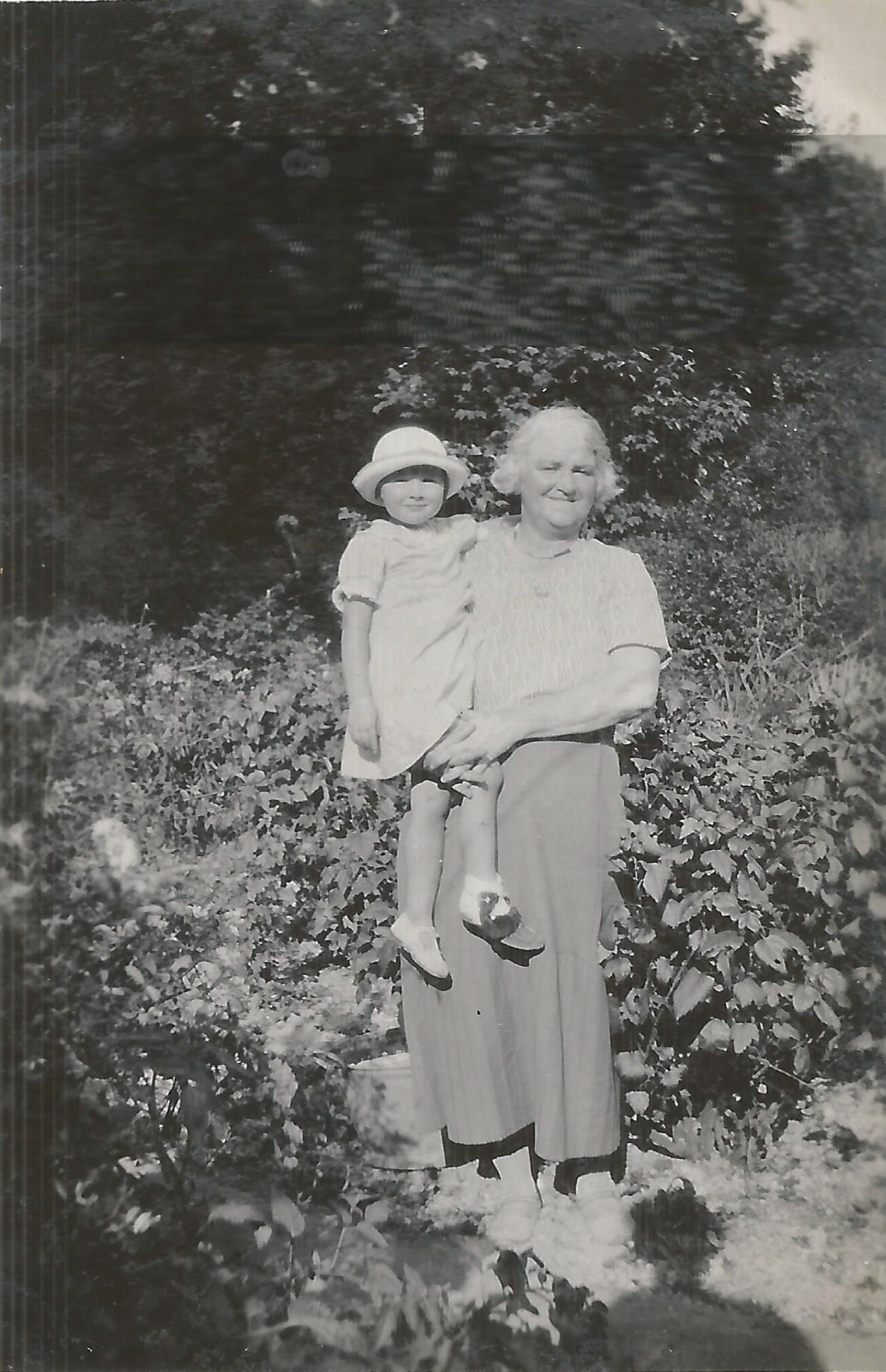 diana with edith Marion Gooding.jpg