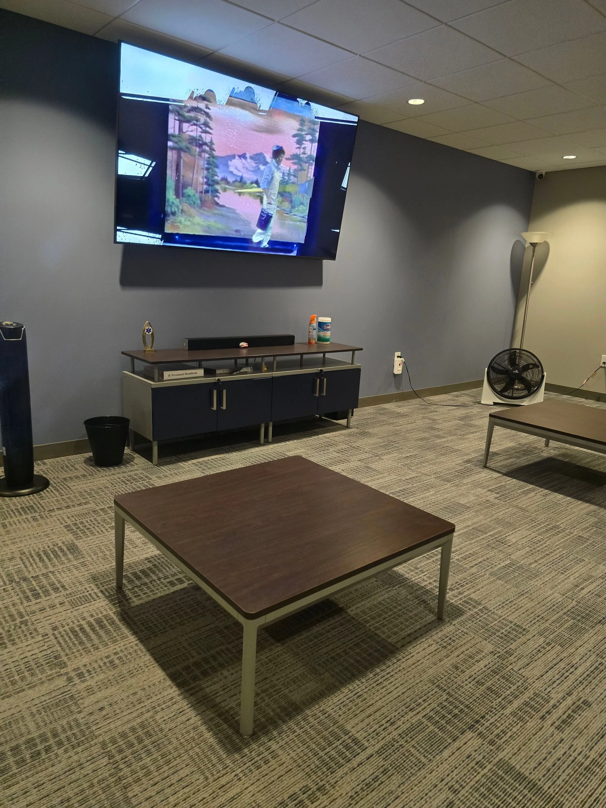 crew lounge.jpeg
