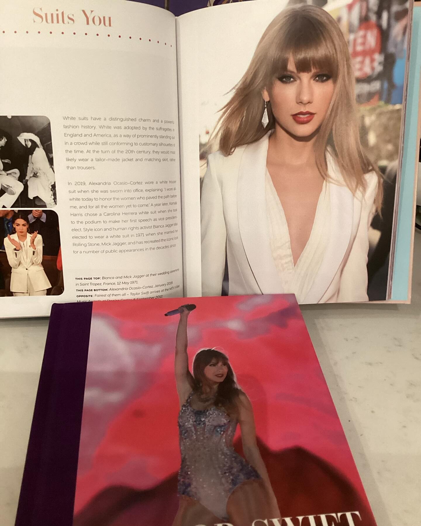 💕Hello &lsquo;Swifties,&rsquo; &hellip;.new Taylor Swift book in the house! (Swipe Left) @candycabana @ilivebayhead @thepreppyitalian #taylorswift #books #fashion #swifties