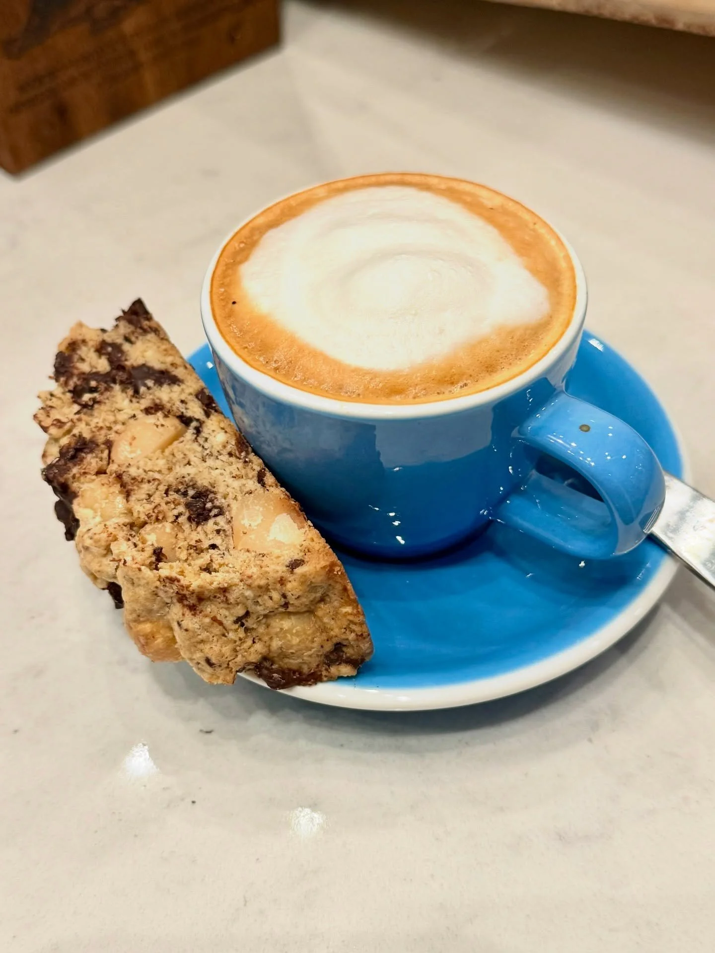 Come over and grab yourself as delicious @illy_coffee only the best beans in the world! Perfect every time ☕️🥐
.
.
.
#coffee #espresso #illy #nj #bayhead #cappuccino #thepreppyitalian #downtheshore #mantoloking #newjersey #burkesmarket