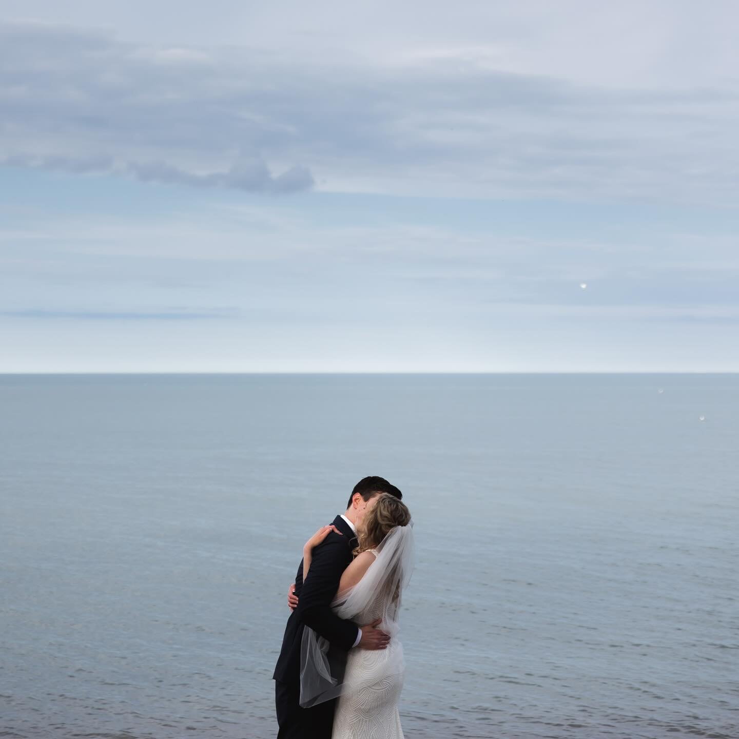 Breathing in that spring air together on their wedding day 🌊 

Thank you @schlitzaudubonvenue for hosting their love and @eventstoat + @uofloristry for making it magical!

#weddingday #springwedding #schlitzaudubon #birdlove #lakelovers #milwaukeewe