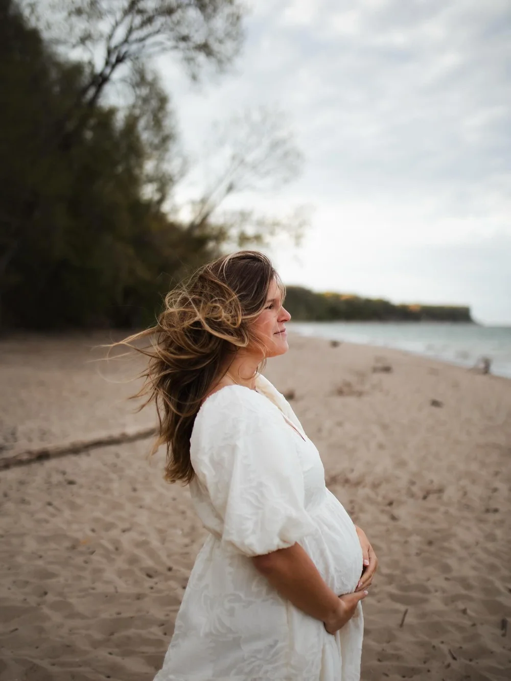 Beach Maternity Sesh for Bebe coming ❤️
You guys are already such amazing joyful parents! Cant wait to meet your sweet little! 
.
.
.
#summerbaby #chelseamatsonphoto #lakelovers #lakemichigan #maternitysession #milwaukeephotographer #maternityphotose