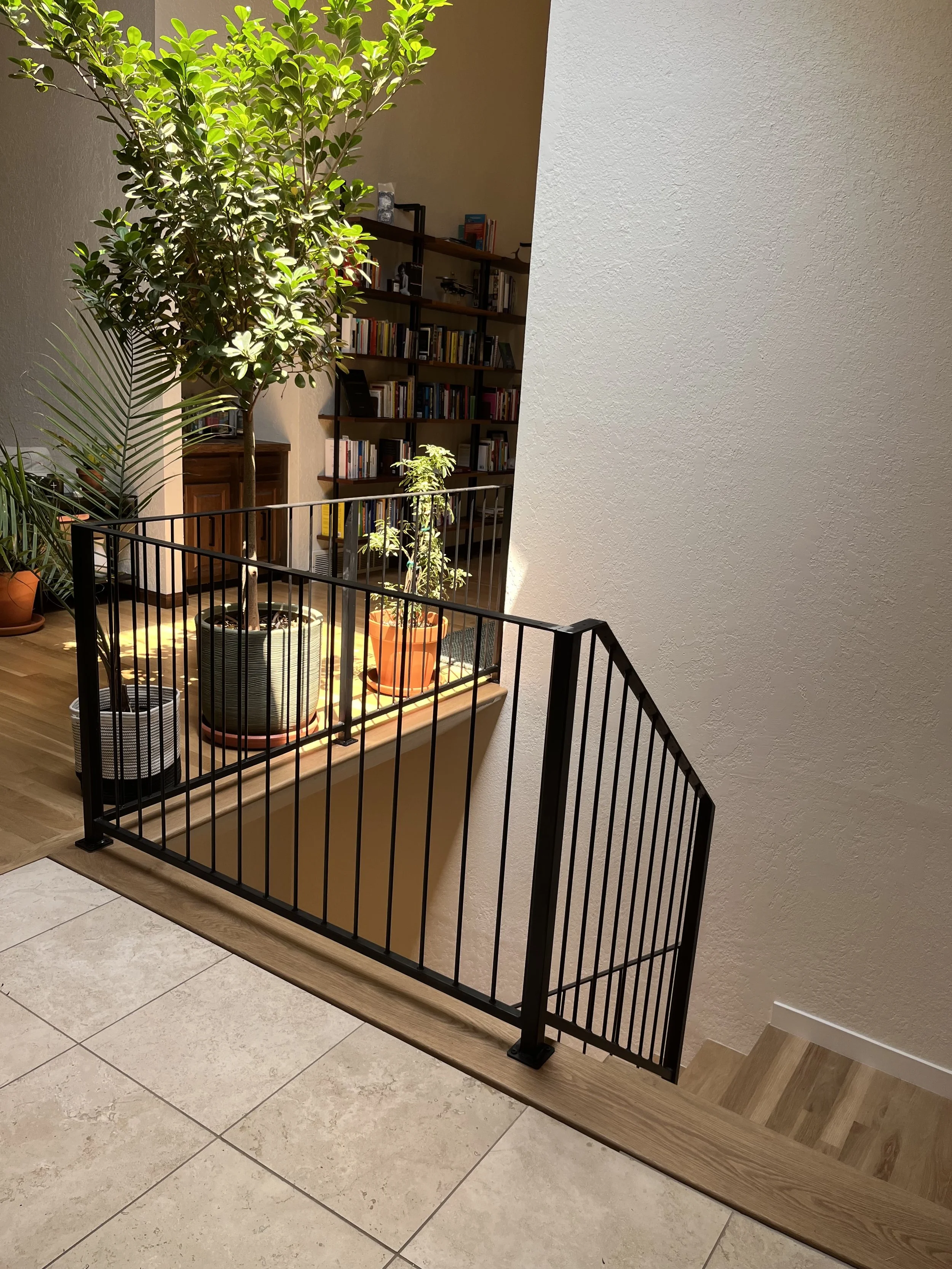 7123 Four Rivers Interior Rails 02.jpg