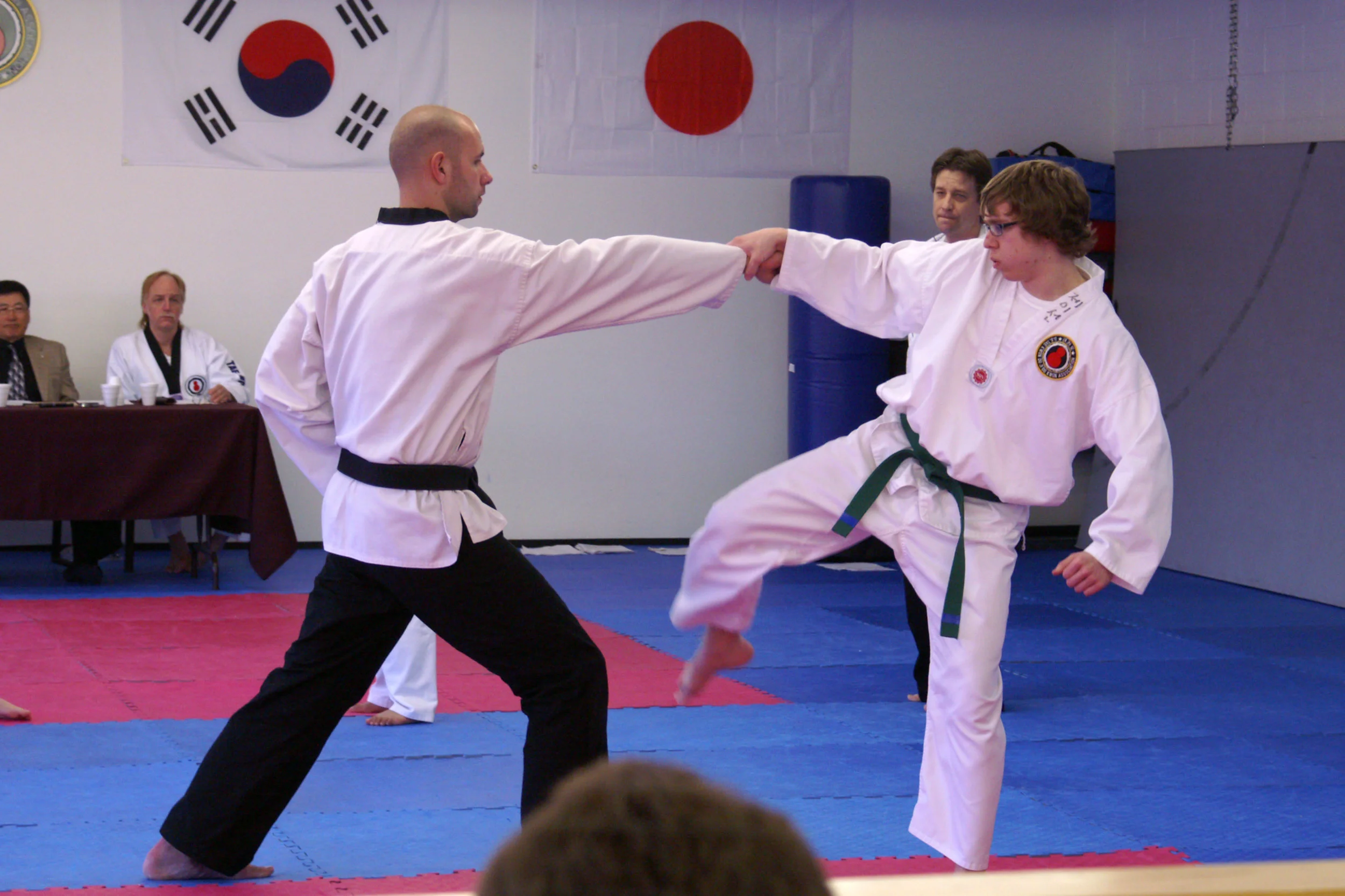 Family Tae Kwon Do 2009-03-26 19-09-56.JPG