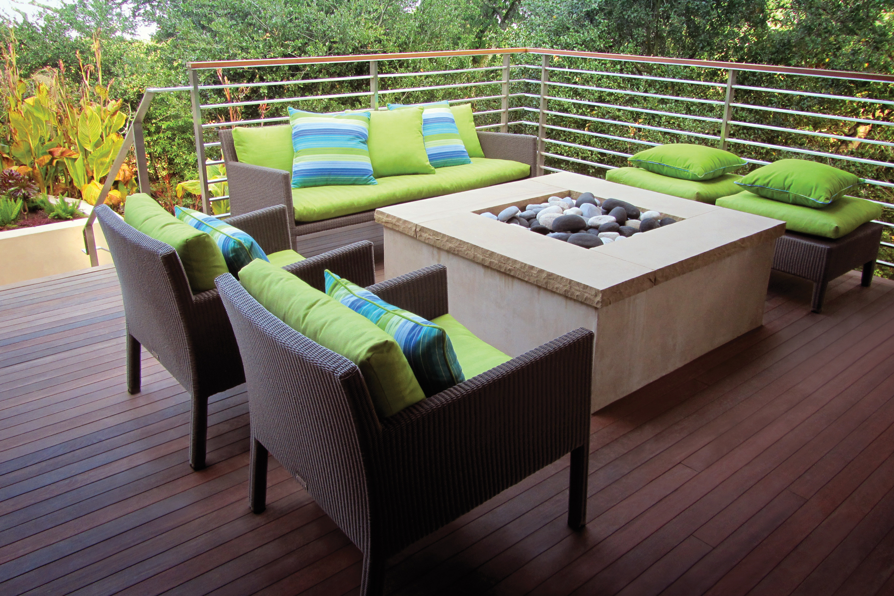 TT-SanRafael-Oakmont-Deck-1800px.jpg