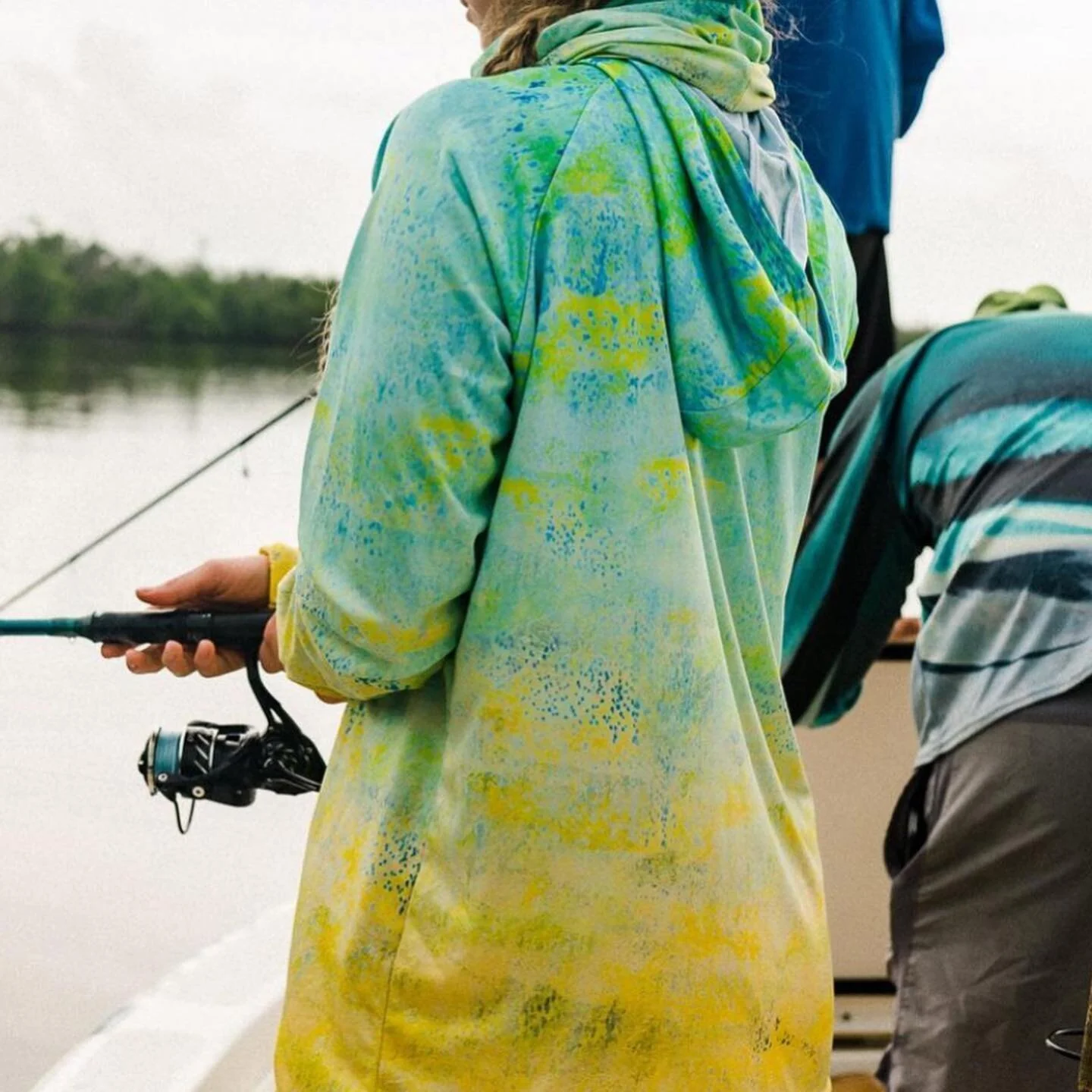 Textile pattern design for @seatecoutfitters drawing out inspiration from the classic mahi-mahi fish 👊🏼