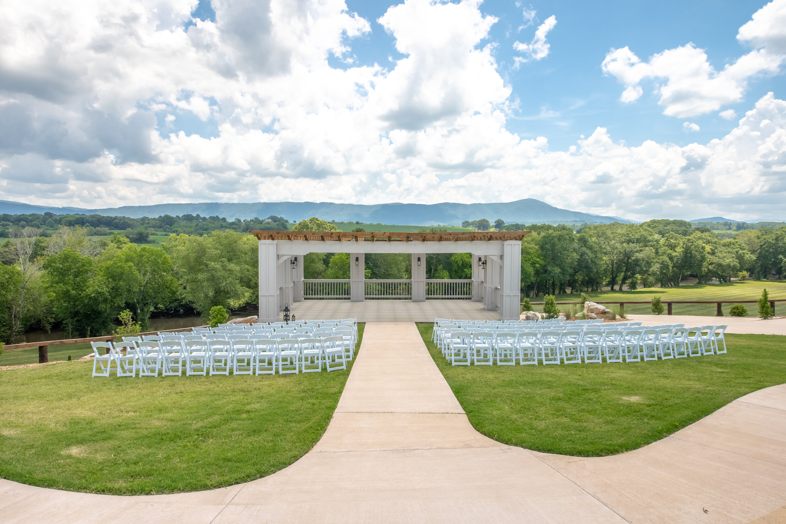 mountain view wedding ceremony venue Tennessee