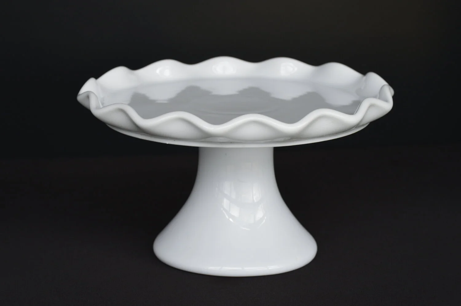 small swirl+cake+stand Q1.jpeg