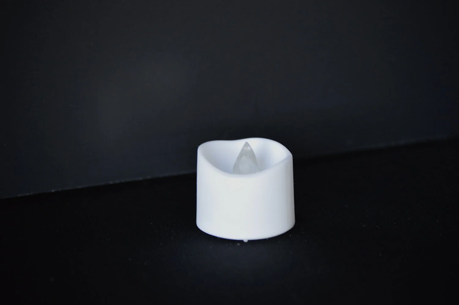 curve tea light Q55.jpeg