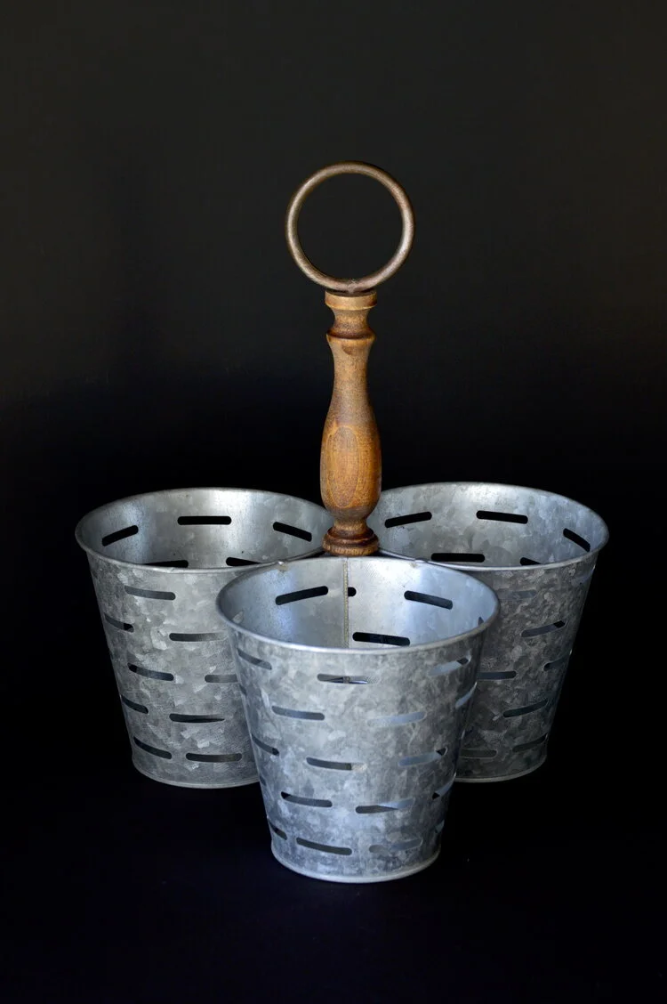 Utensil holder Q4.jpeg