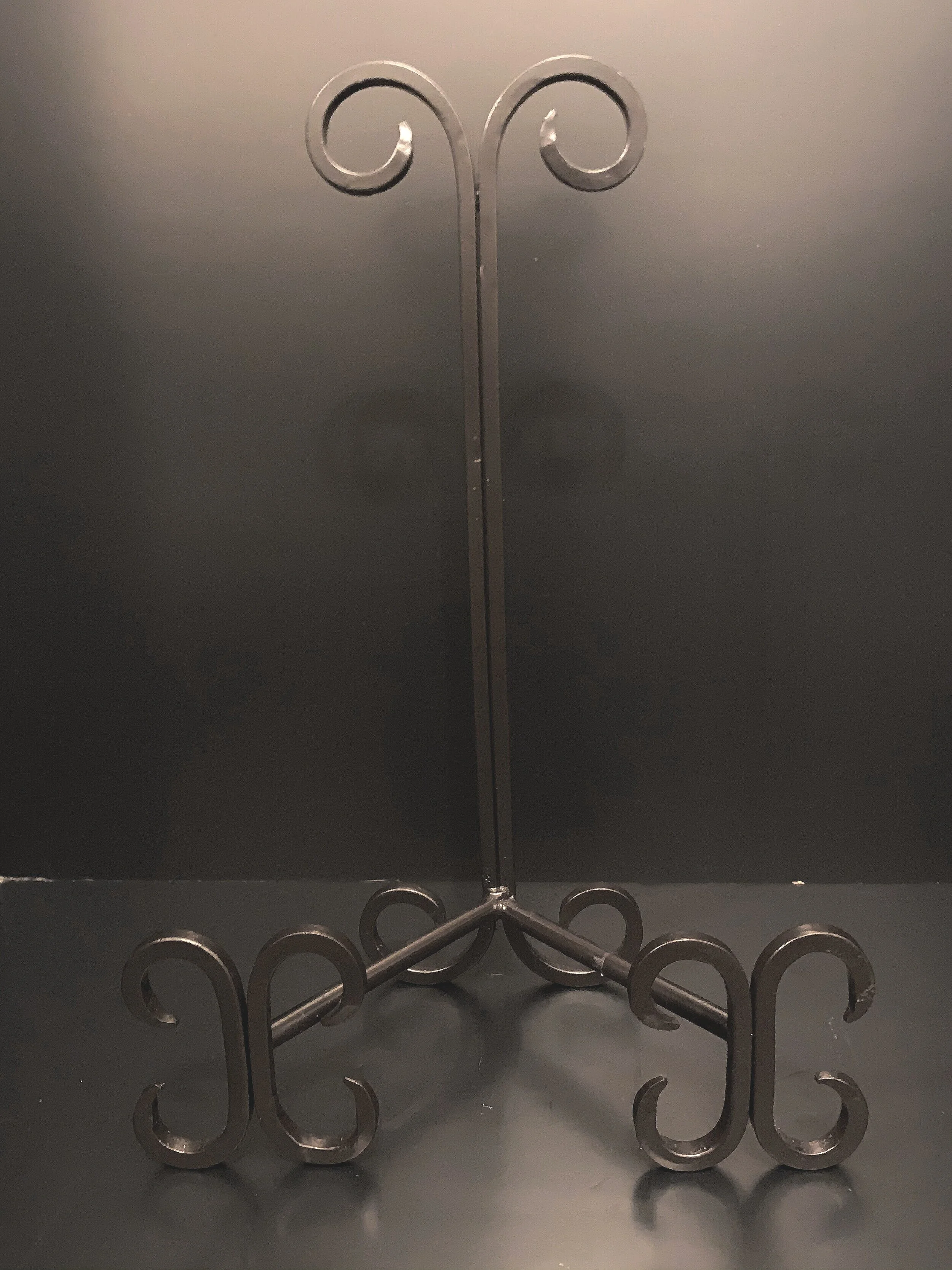 black+metallic+easel+%231+Q1.jpg