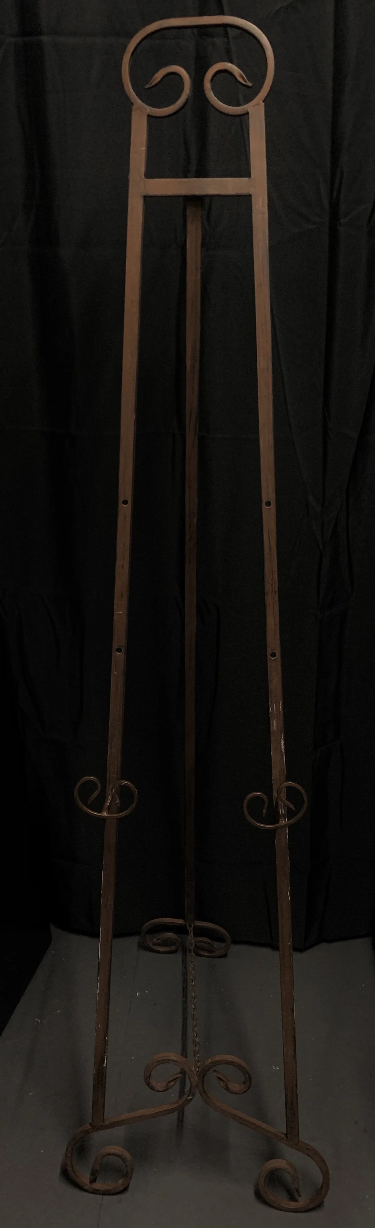rust metal easel Q1.jpg
