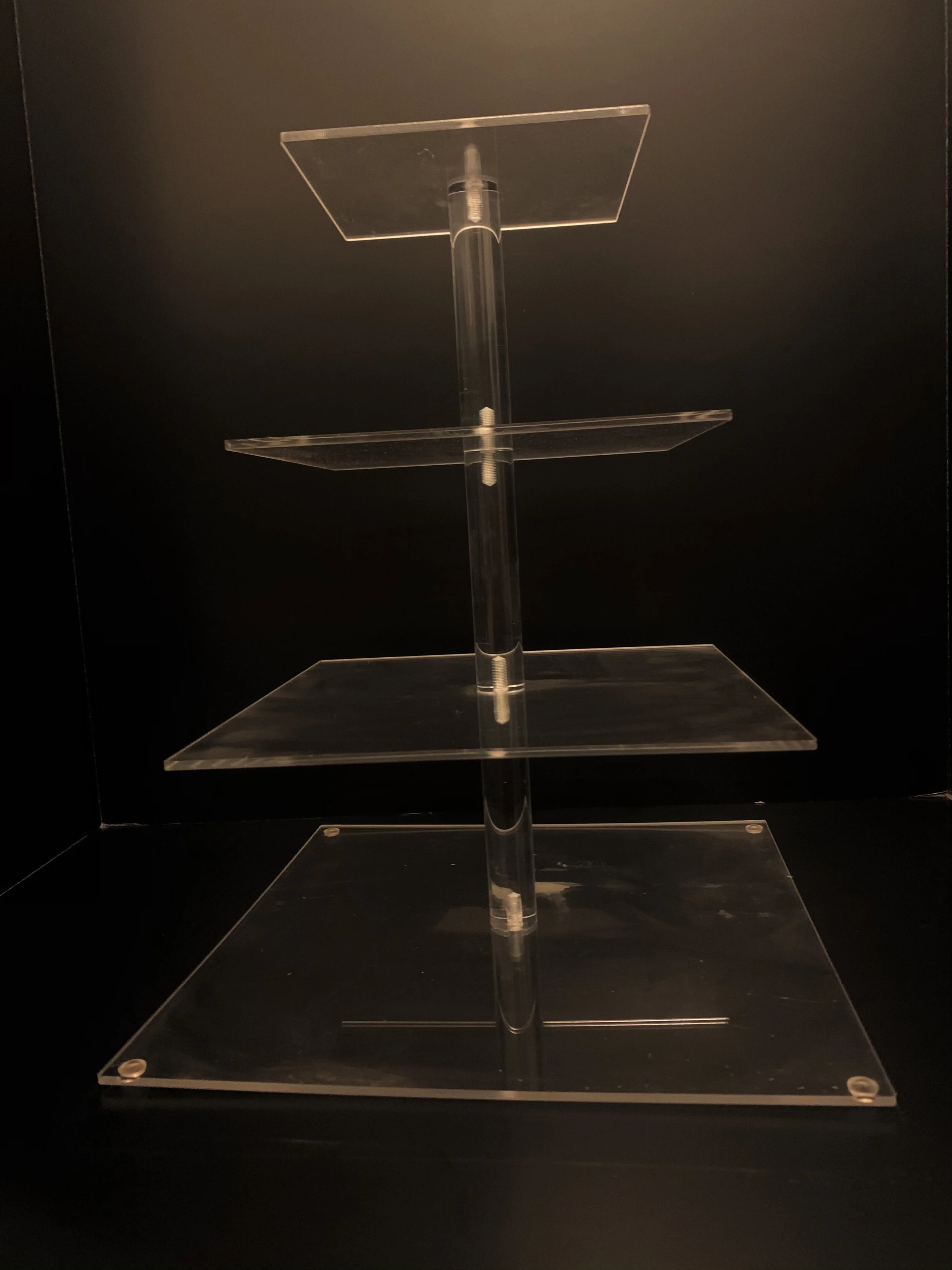clear cupcake stand Q3.jpg