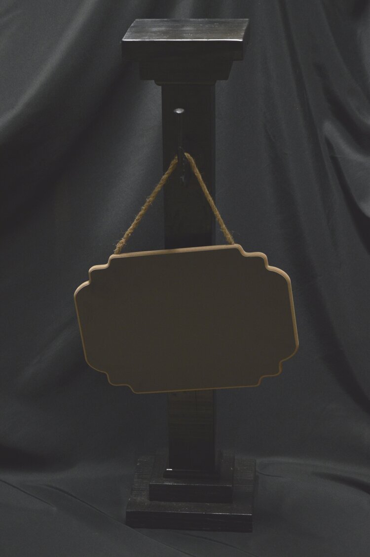 black pillar stand Q1.jpg