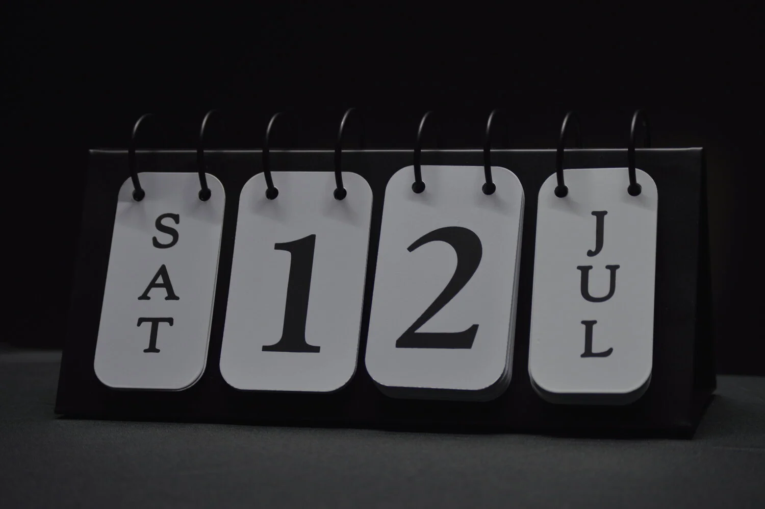 black+calendar+sign Q1.jpeg