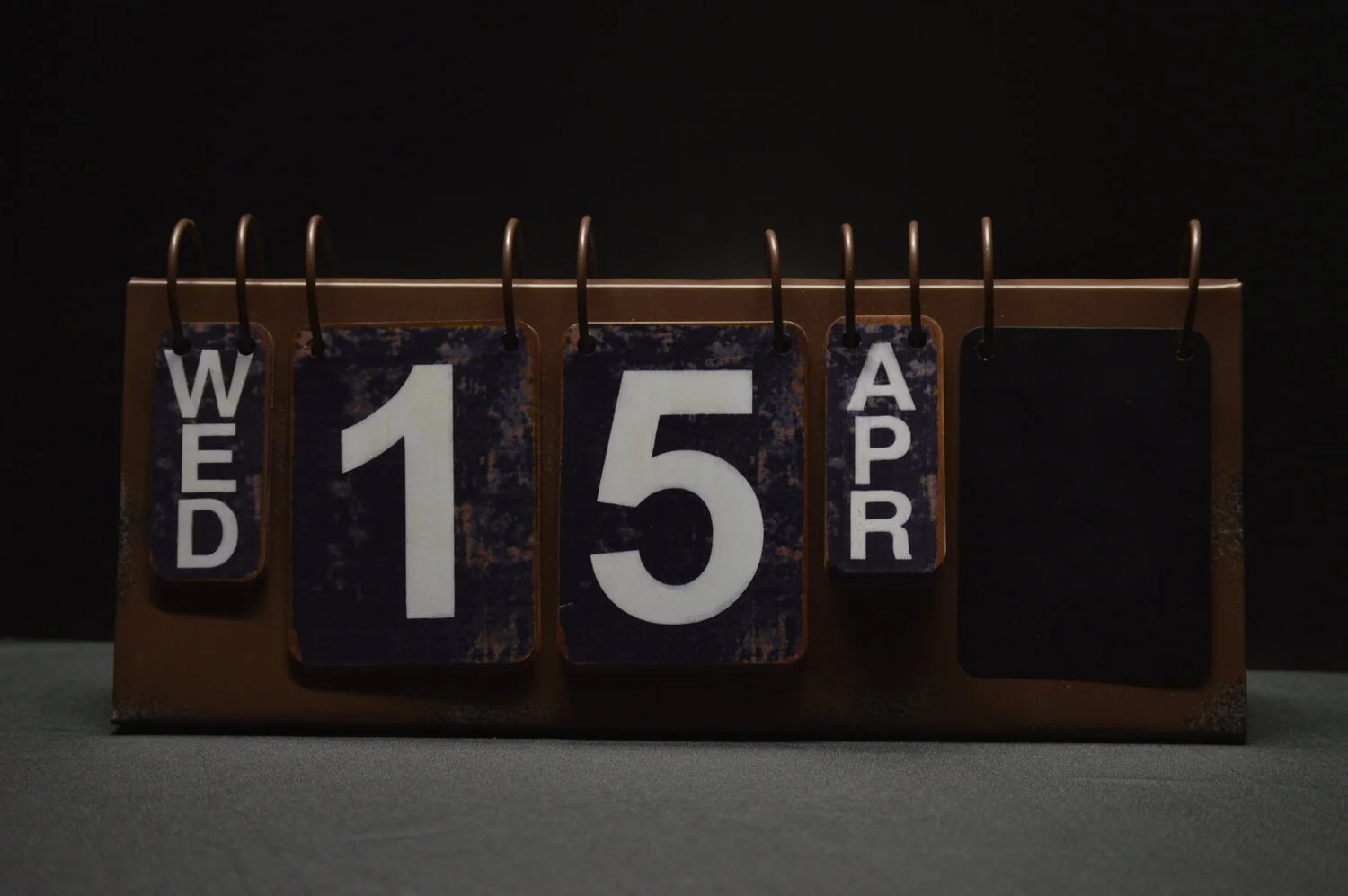 rustic+calendar+sign Q1.jpeg