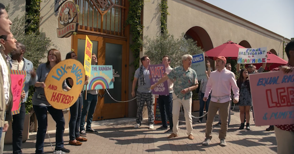 Franks-Bagels-from-Grace-and-Frankie-5.png
