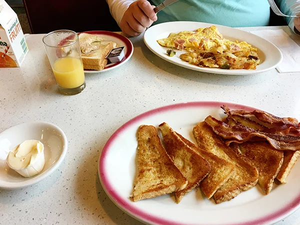 GoodFellas-Diner-Food-by-Live-the-Movies.jpg