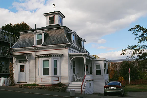 Max-and-Danis-House-from-Hocus-Pocus-in-Salem-by-Live-the-Movies.jpg