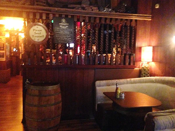 Redwood-Bar-and-Grill-from-Bridesmaids-500-Days-of-Summer-Veronica-Mars-photo-by-Live-the-Movies.jpg