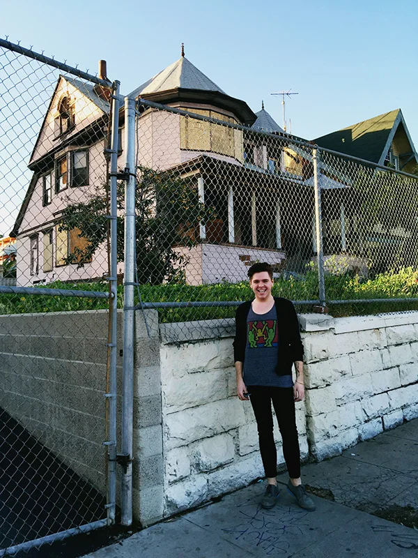 Alex-Jackman-at-Andy-and-Aprils-new-rundown-house-from-Parks-and-Rec-photo-by-Live-the-Movies.jpg