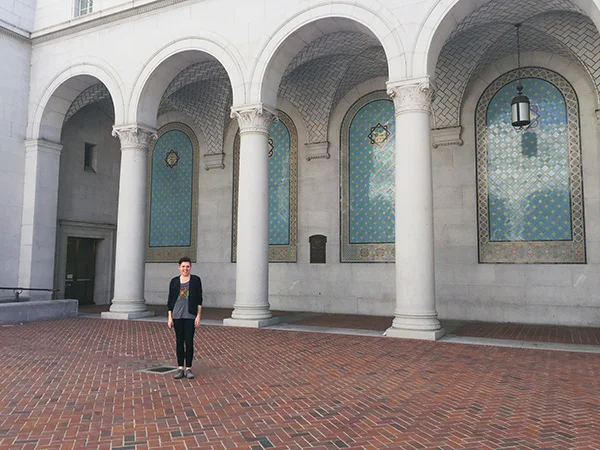 Alex-Jackman-at-Los-Angeles-City-Hall-from-Nancy-Drew-and-HTGAWM-photo-by-Live-the-Movies.jpg