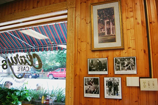 clarys-cafe-from-midnight-in-the-garden-of-good-and-evil-by-live-the-movies-5.jpg