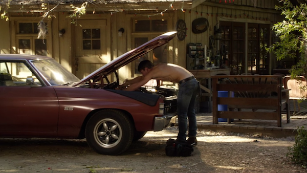 wade-shirtless-in-front-of-cabin-from-hart-of-dixie.png