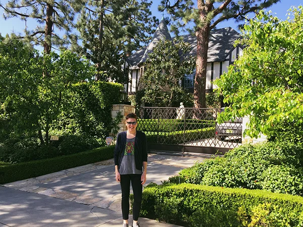 Alex-Jackman-at-Dionnes-House-from-Clueless-photo-by-Live-the-Movies.jpg
