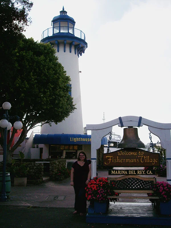 Christina-LeBlanc-with-Lighthouse-and-Bell-from-Arrested-Development-by-Live-the-Movies.jpg