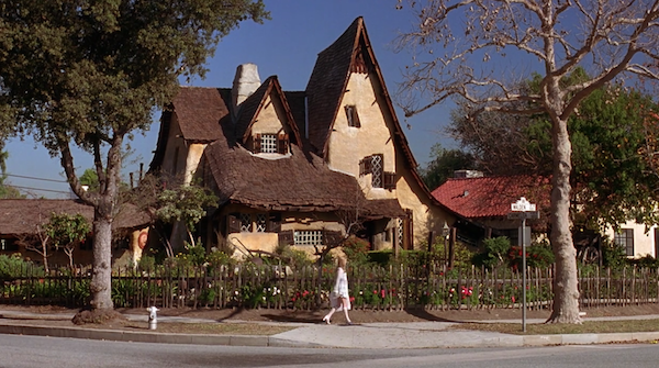 Beverly-Hills-Witchs-House-from-Clueless-2.png